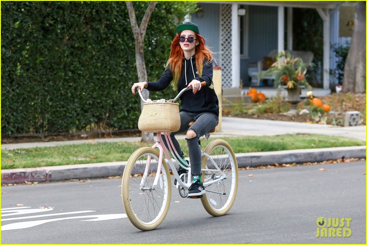 Full Sized Photo of bella thorne bike ride sunday 25 | VIDEO: Bella