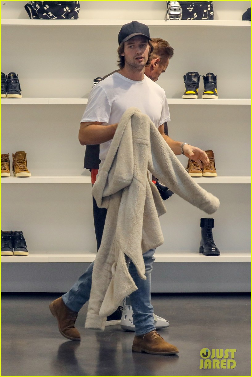 Full Sized Photo of arnold patrick schwarzenegger christmas shopping 08