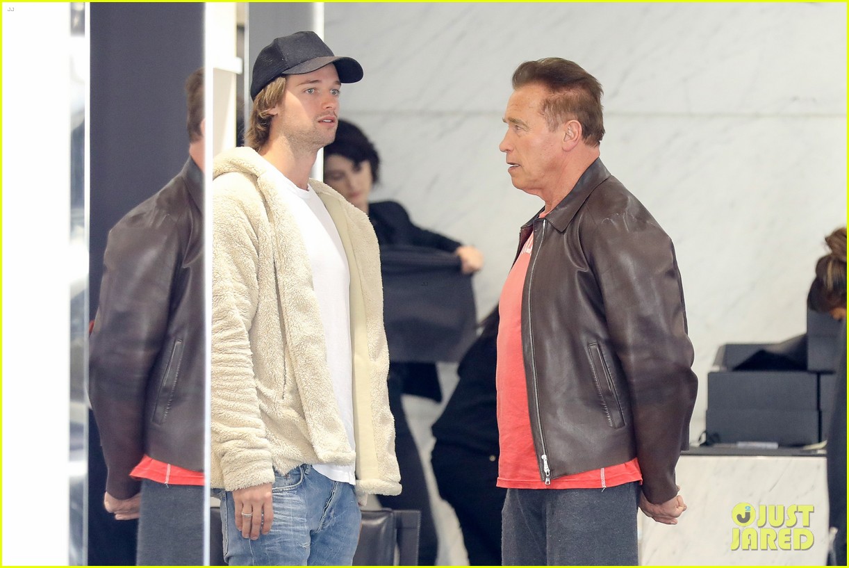 Full Sized Photo of arnold patrick schwarzenegger christmas shopping 14