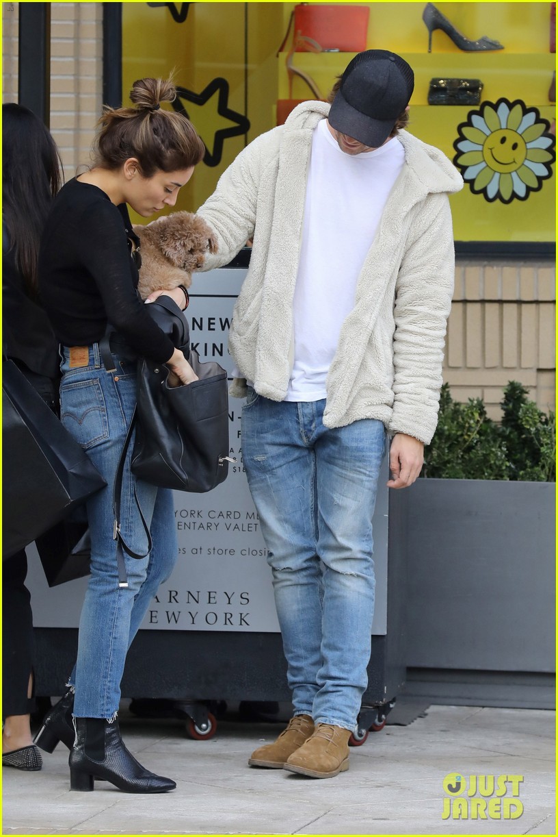 Full Sized Photo of arnold patrick schwarzenegger christmas shopping 52