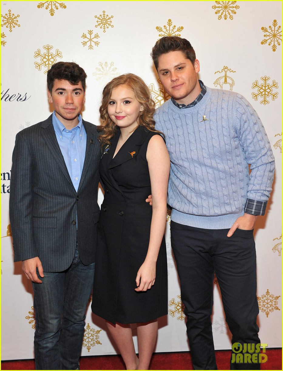 Olivia Holt, Yara Shahidi, & Brec Bassinger Show Off Fashion Style at