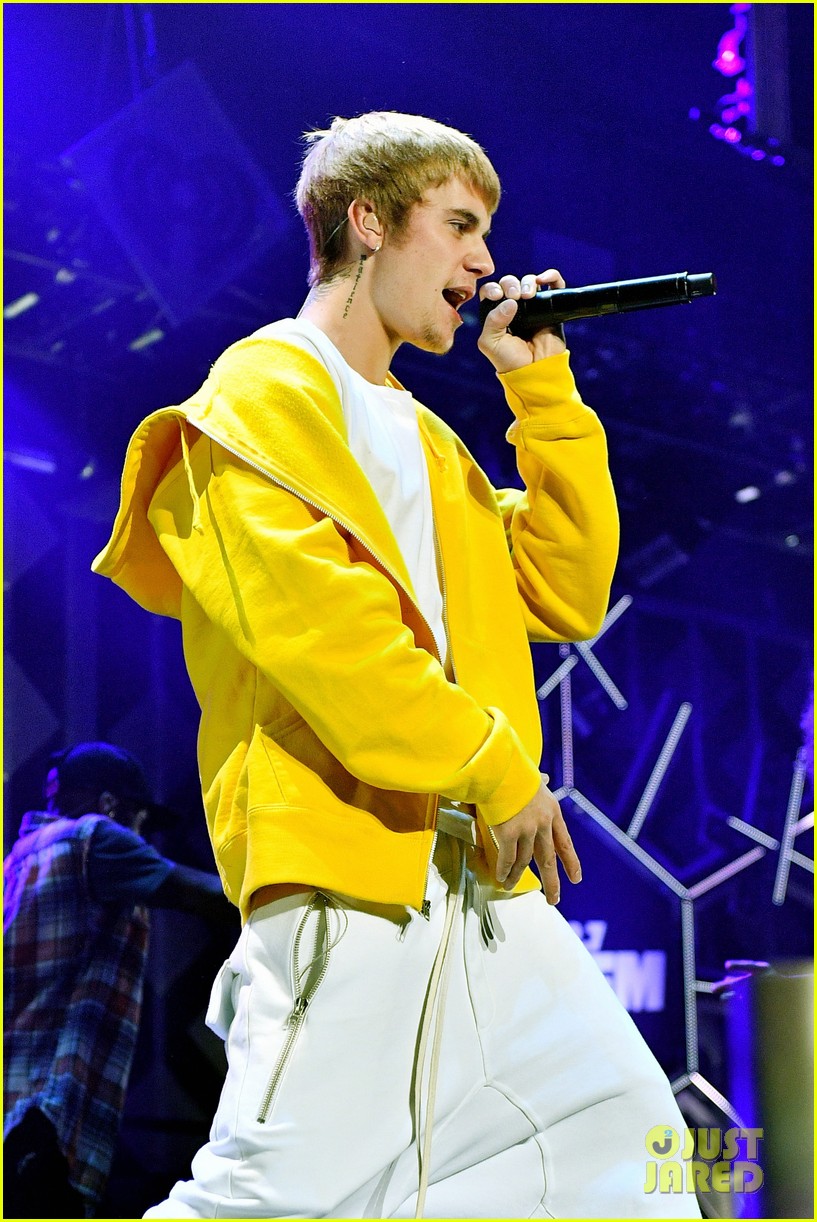 PHOTOS Justin Bieber Rules The Stage at Jingle Ball LA 2016 Photo