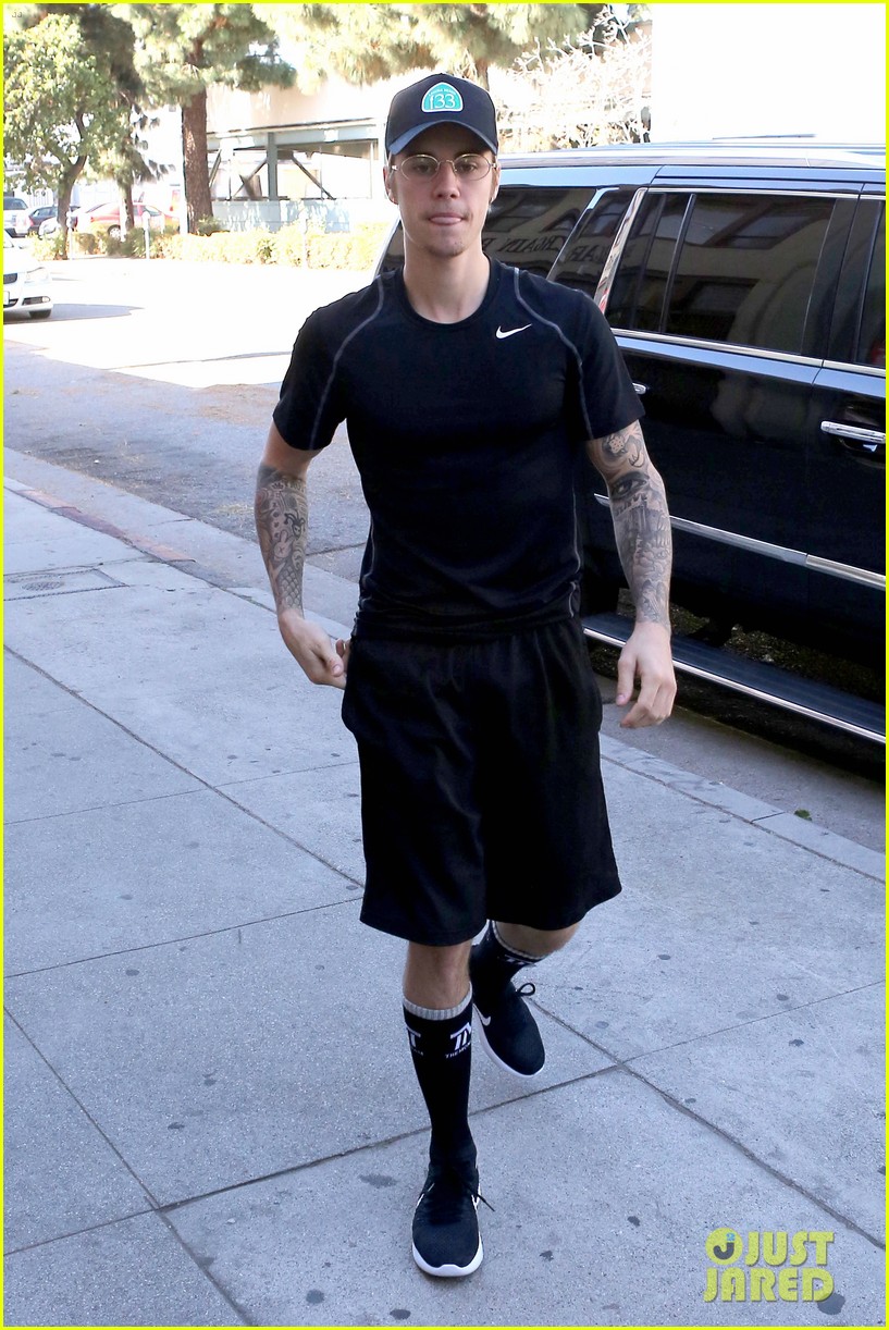 Full Sized Photo of justin bieber drenched with sweat after boxing ...