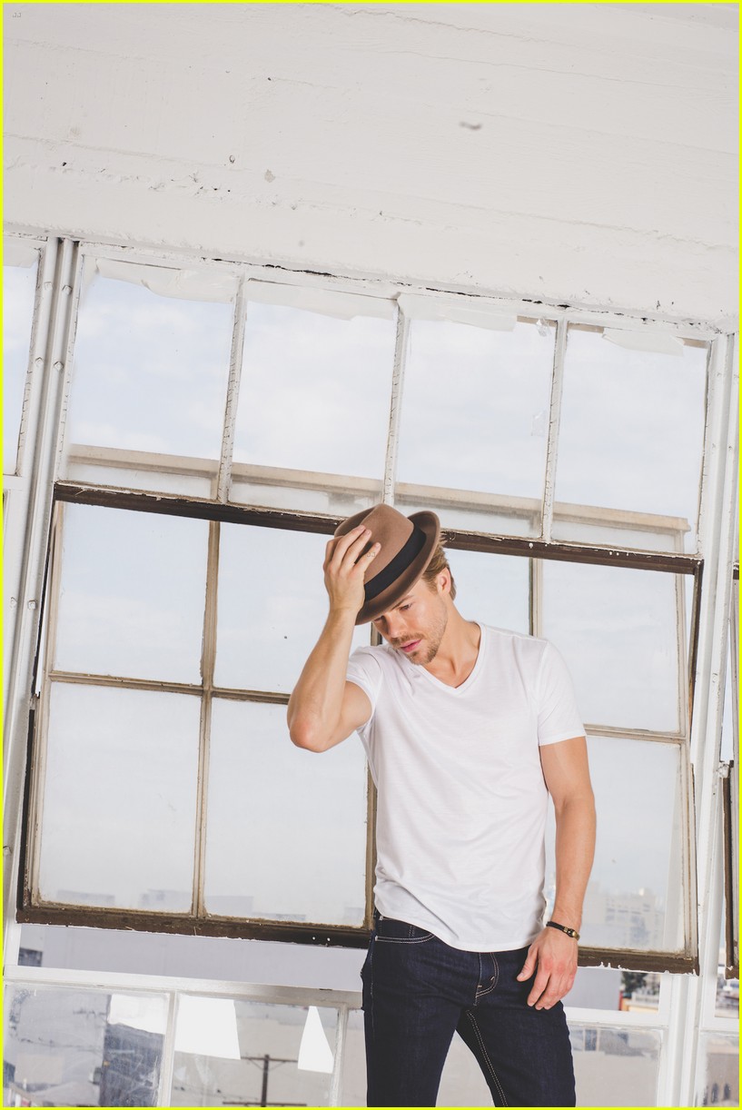 derek hough leaving dwts officially 04