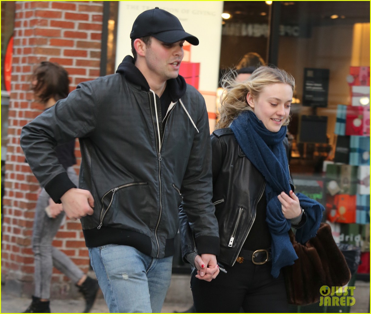 Dakota Fanning Might Have a New Boyfriend! | Photo 1055919 - Photo
