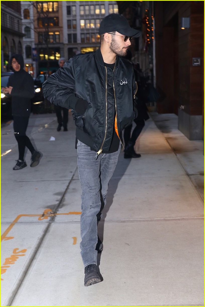 Full Sized Photo of gigi hadid zayn malik new york city 42 | Zayn Malik