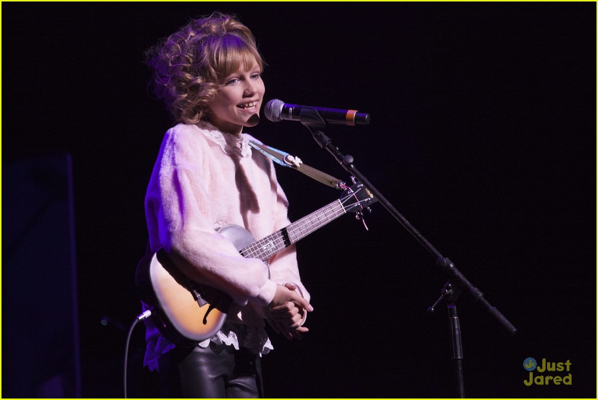 Grace Vanderwaal To Perform On America S Got Talent Holiday Special Photo 1055066 Photo