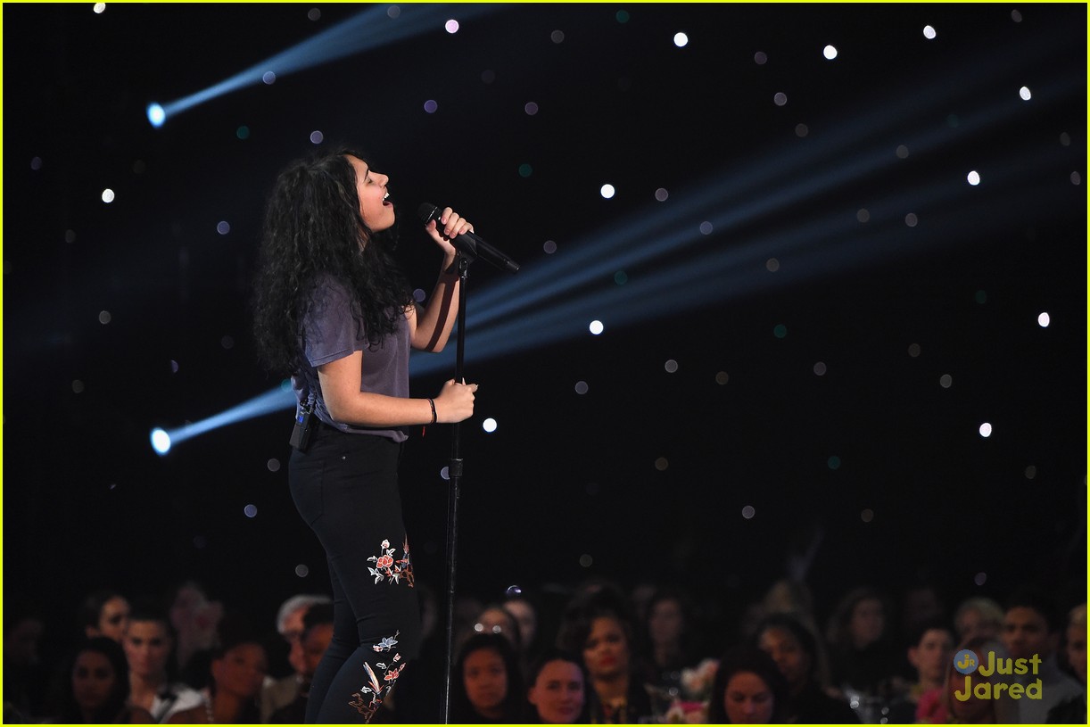 Alessia Cara Honored At Billboard's Women In Music By Hailee Steinfeld ...