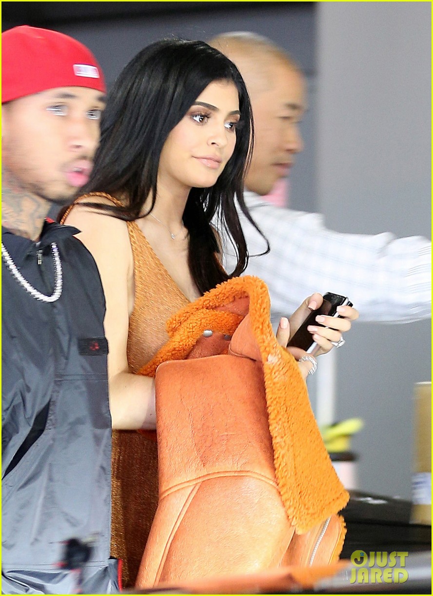 Kylie Jenner - Leaves Westfield Topanga Mall in Canoga Park 03/12