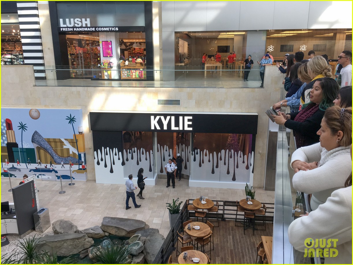 Kylie Cosmetics to Make Retail Debut at Westfield Topanga – WWD