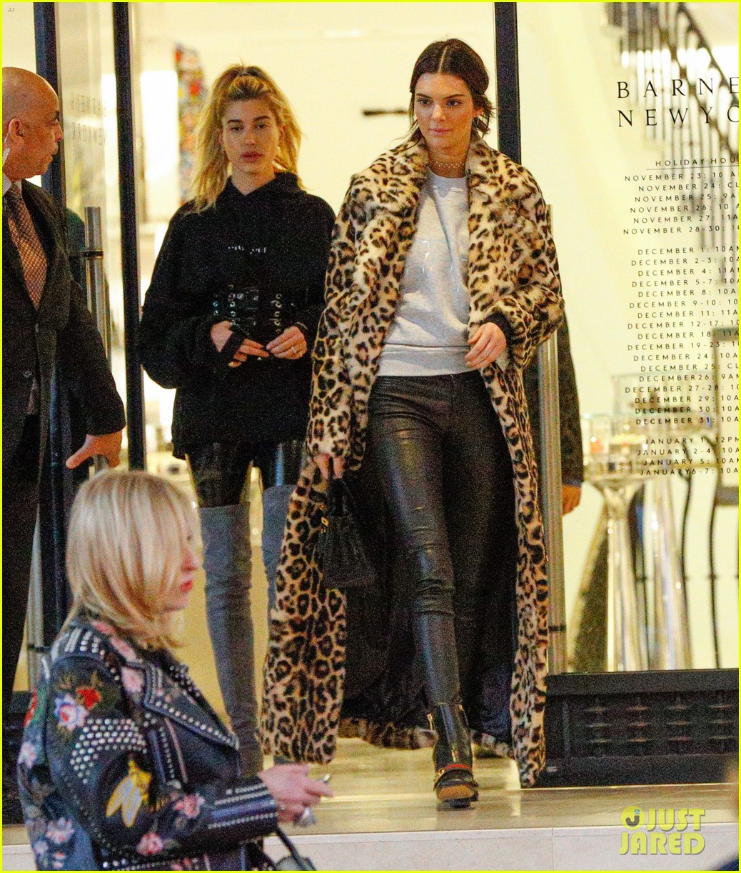 Kendall Jenner Offers Silly Gag Gift Ideas For Your Friends! | Photo