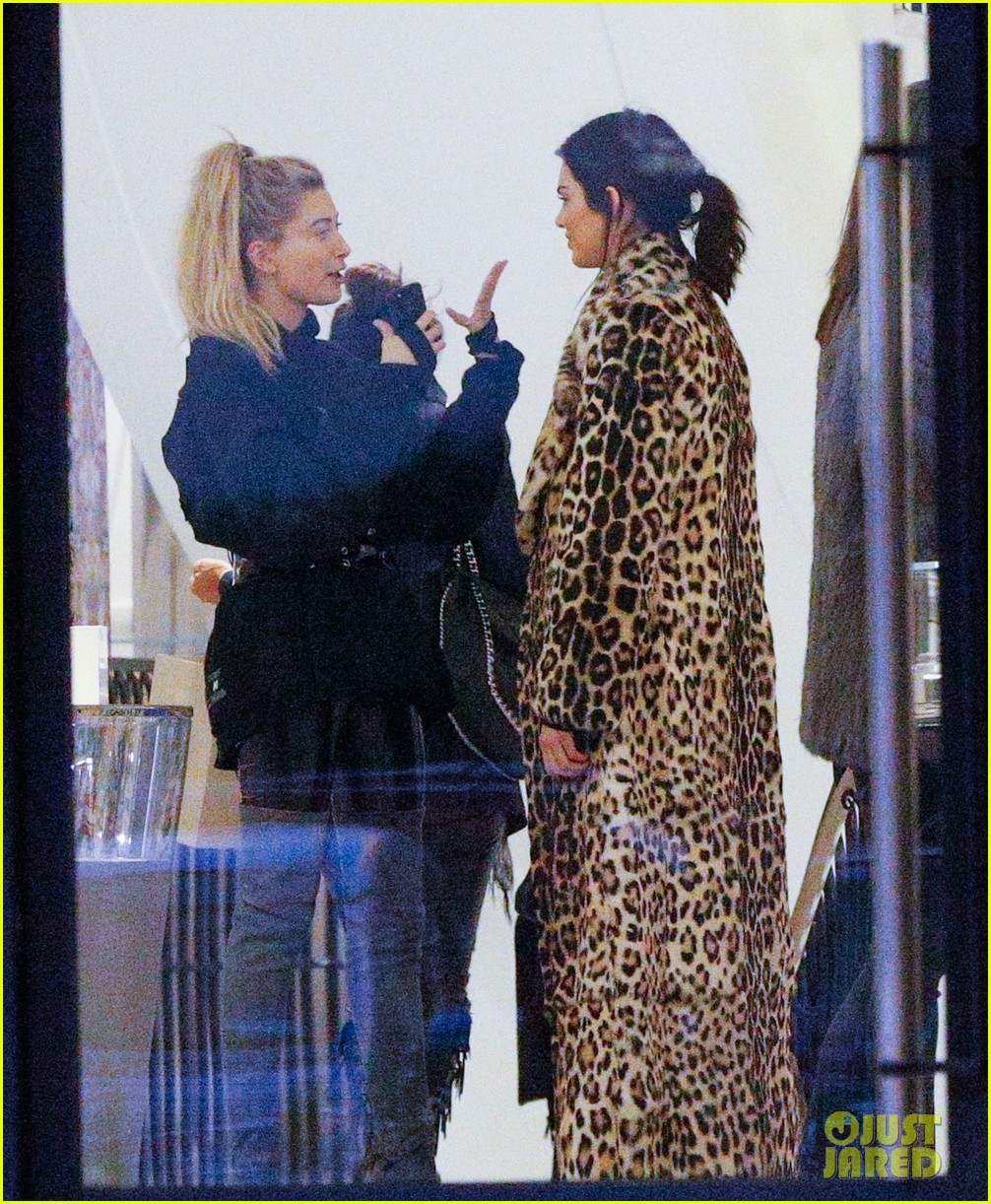 Kendall Jenner Offers Silly Gag Gift Ideas For Your Friends! | Photo