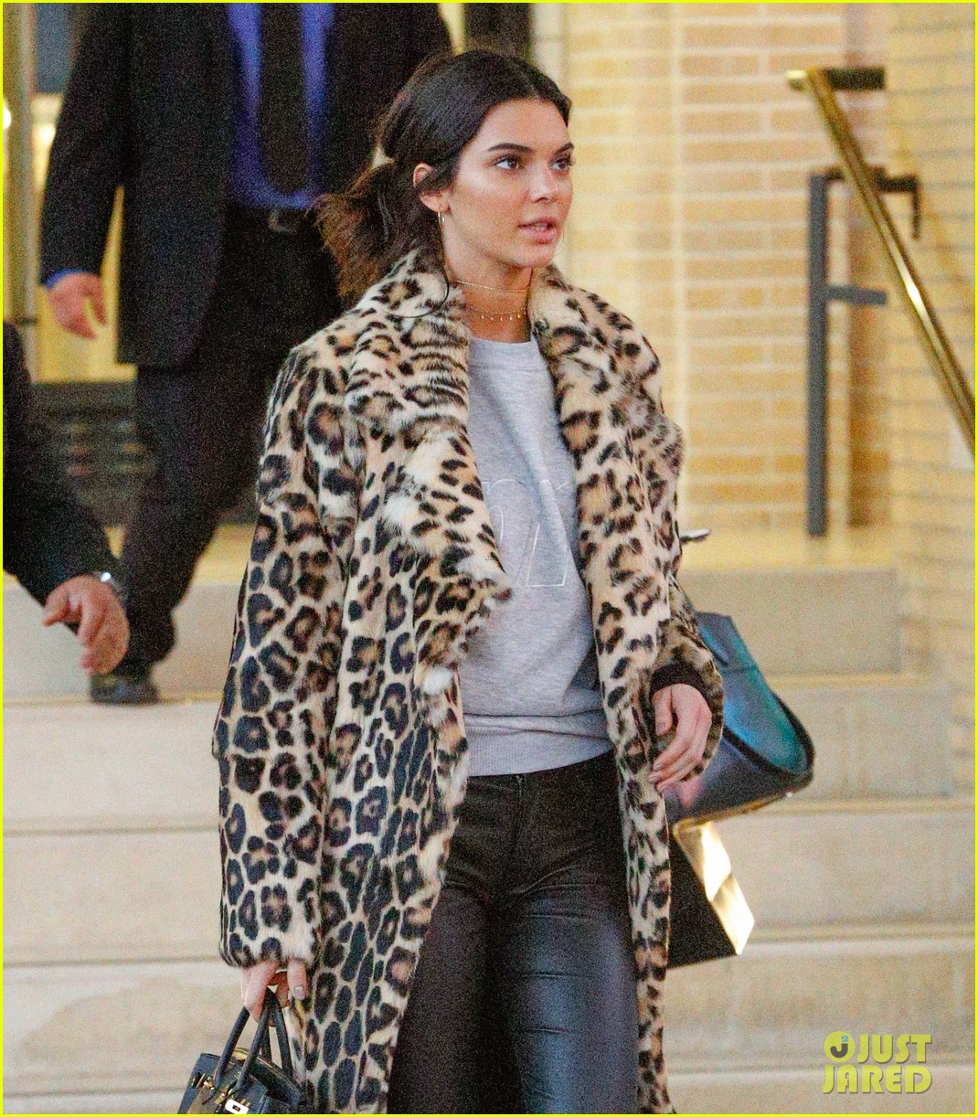 Kendall Jenner Offers Silly Gag Gift Ideas For Your Friends! | Photo