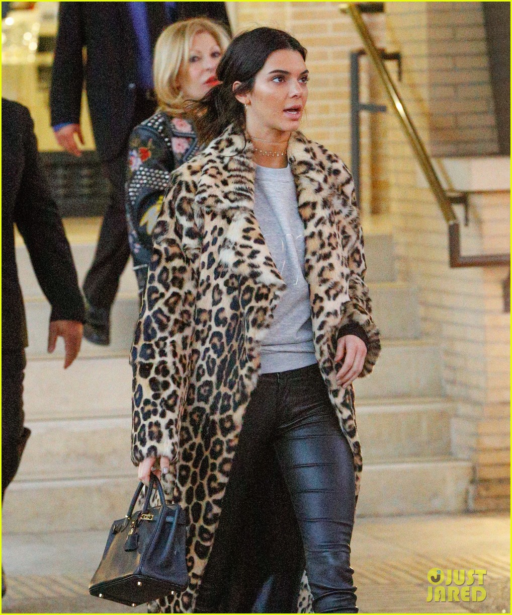 Kendall Jenner Offers Silly Gag Gift Ideas For Your Friends! | Photo