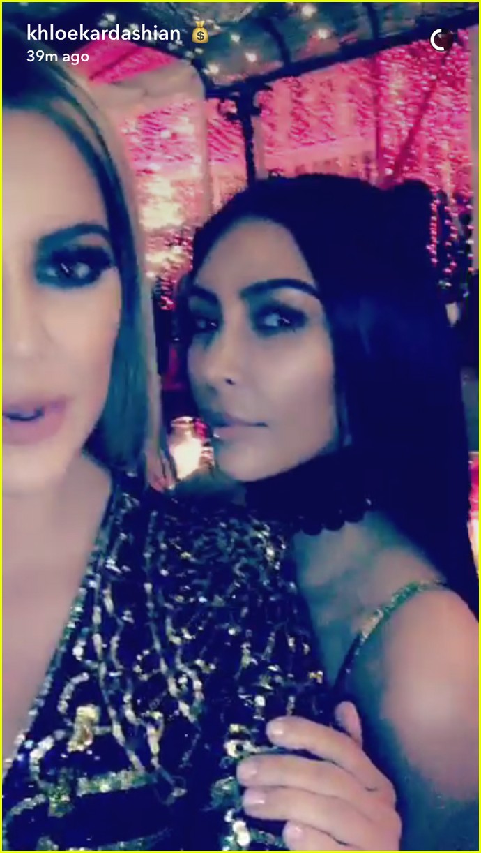 Kylie Jenner Gets Stunning Diamond Necklace from Tyga for Christmas