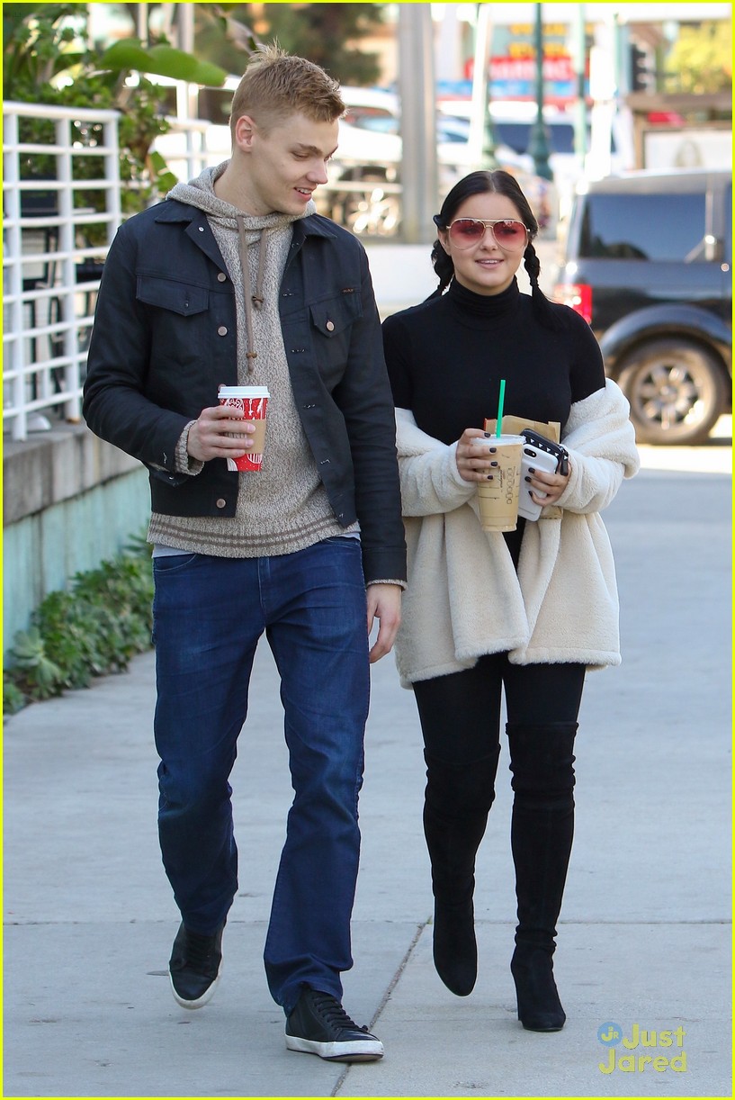 Full Sized Photo of ariel winter levi meaden coffee pick up 05 | Ariel