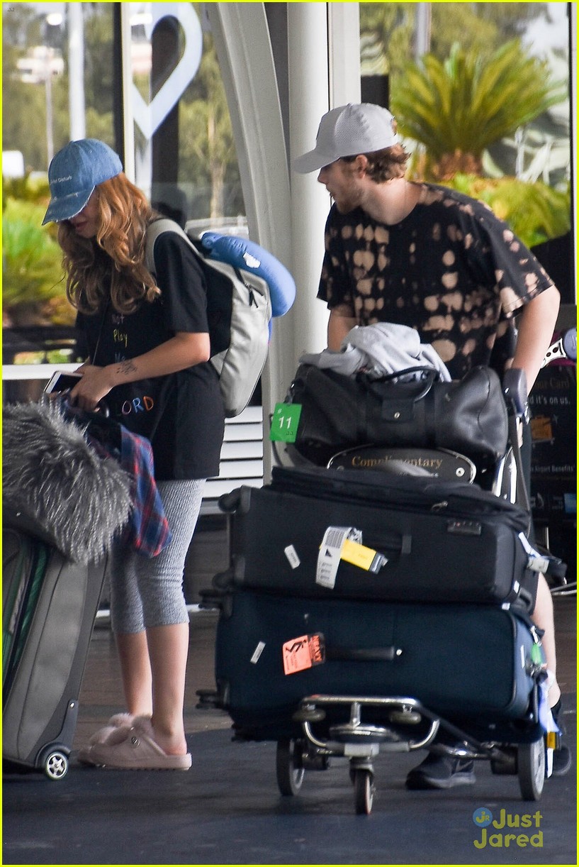 Luke Hemmings And Girlfriend Arzaylea Land In Australia For The Holidays