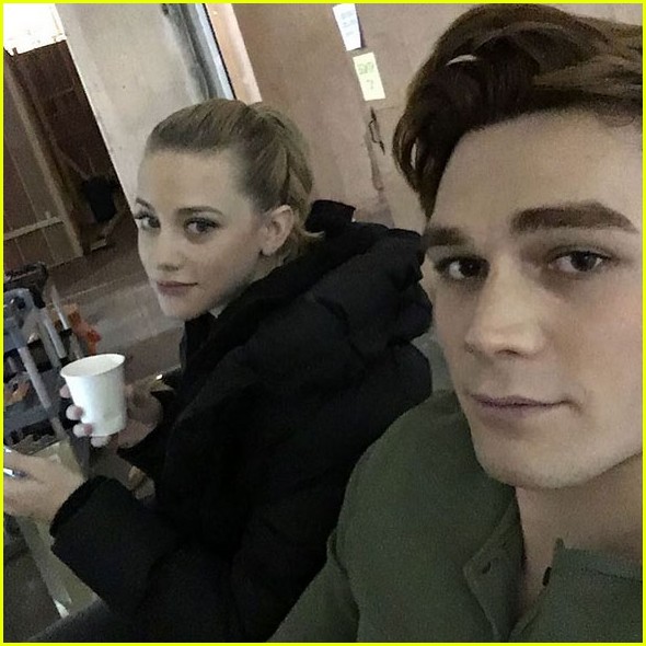 'Riverdale' Cast Gets Cozy in Vancouver! | Photo 1058132 - Photo ...