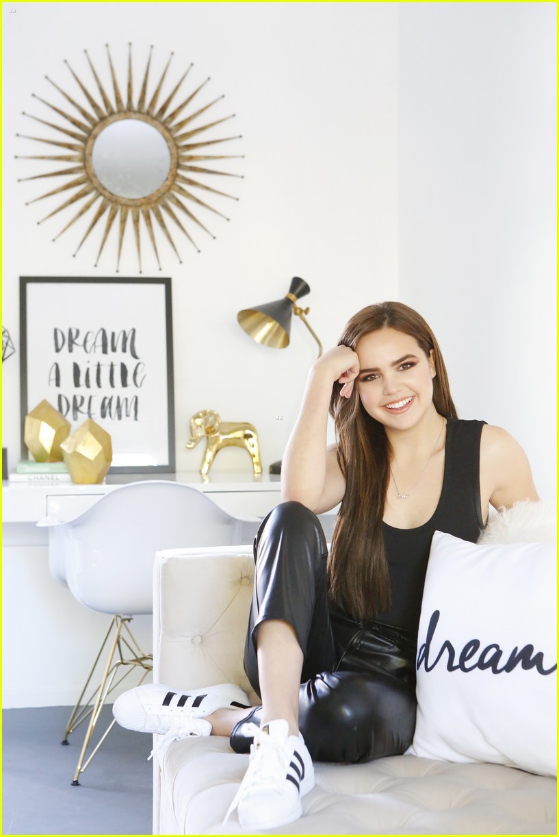 Bailee Madison's Glam Garage Makeover Is Every Girl's Dream! Photo(00)