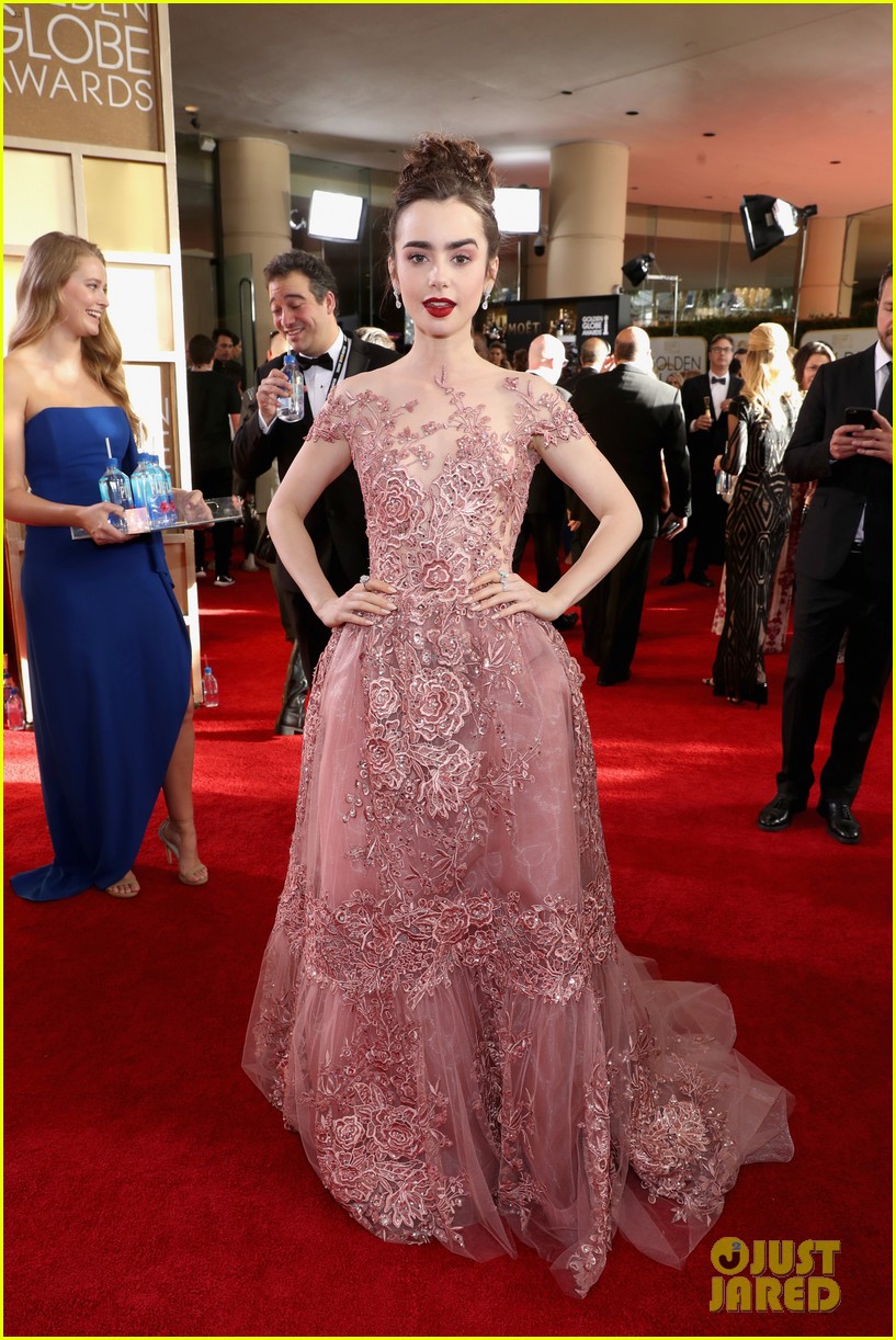 Lily Collins' Golden Globes 2017 Dress Makes Her Look Like a Princess