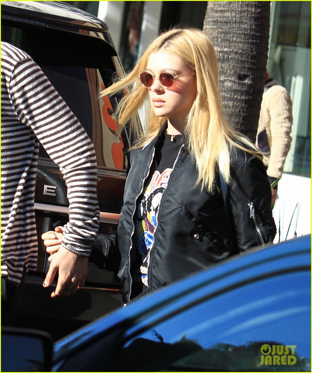 Nicola Peltz Posts Sweet New Pic with Anwar Hadid! | Photo 1065849
