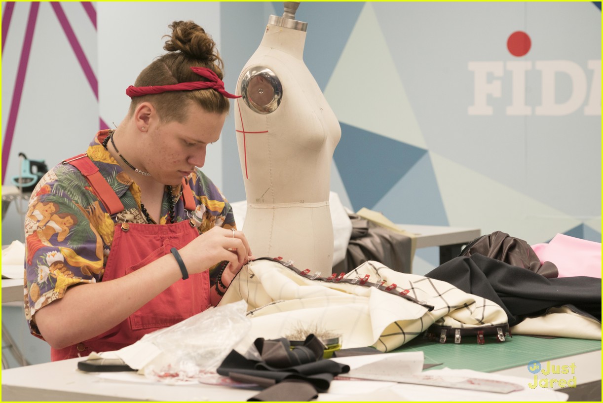 Full Sized Photo of project runway junior sneak peek transitional look