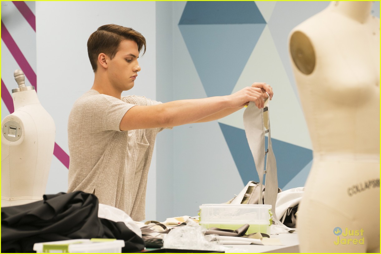 Full Sized Photo of project runway junior sneak peek transitional look