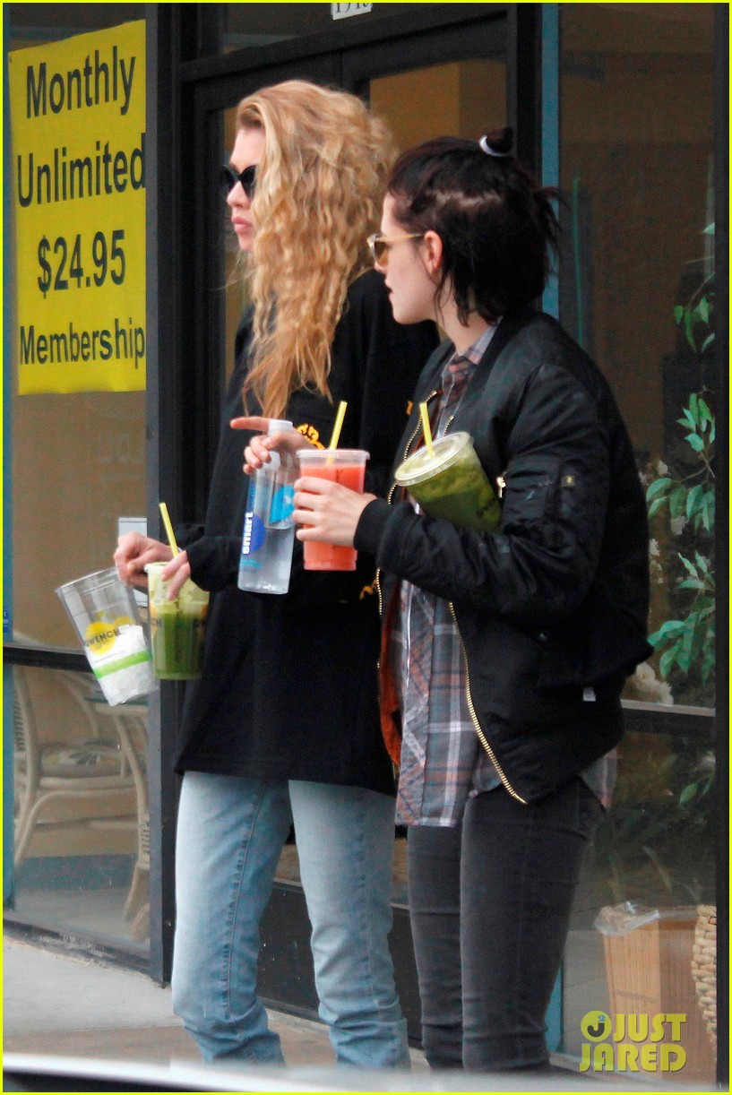 Full Sized Photo Of Kristen Stewart New Girlfriend Stella Maxwell Grab