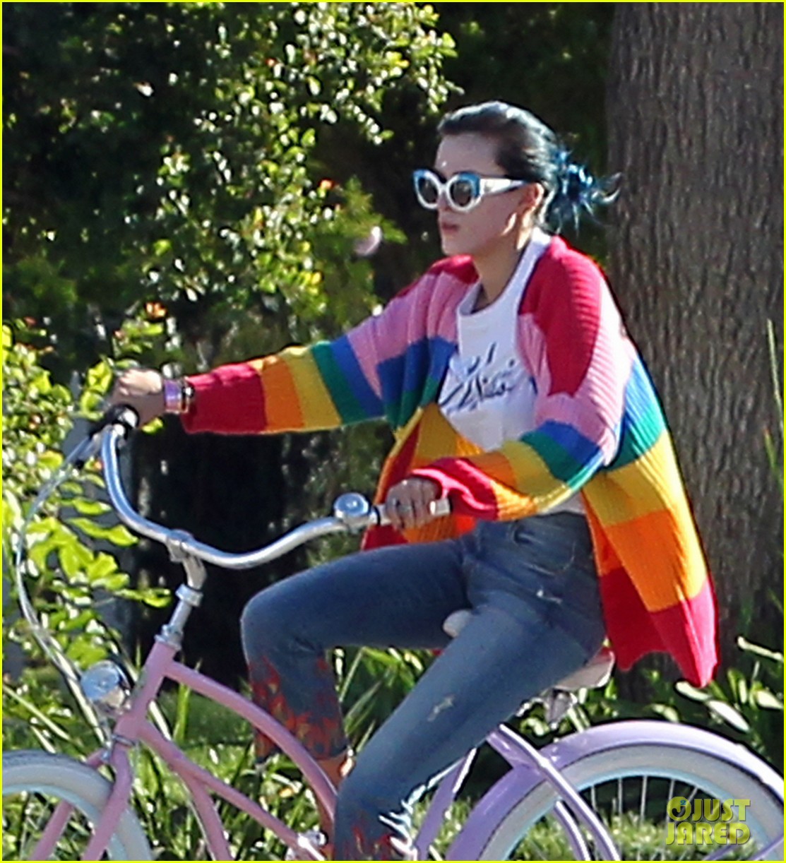 Full Sized Photo of bella thorne color bike ride rainbow 04 | Bella
