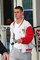 justin bieber joins pick up basketball game on venice beach 13