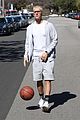 justin bieber joins pick up basketball game on venice beach 19