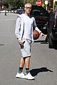 justin bieber joins pick up basketball game on venice beach 27