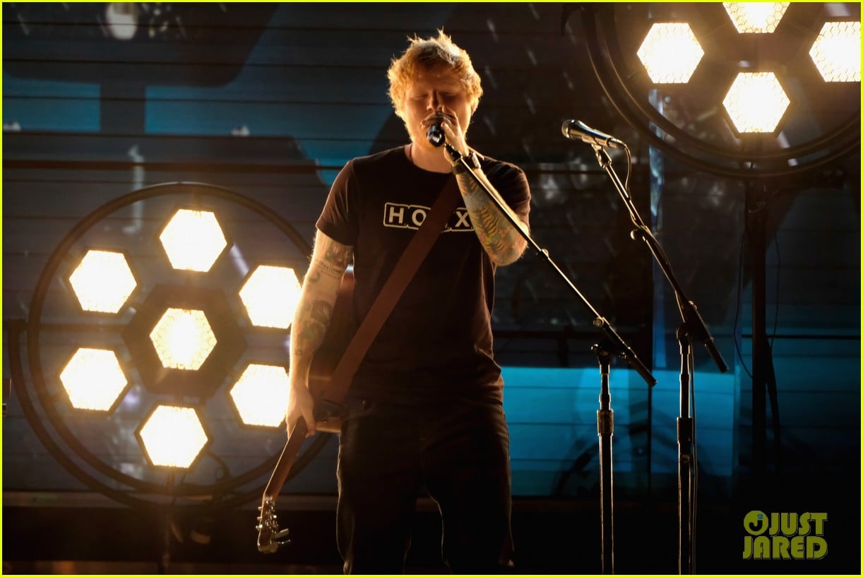 Ed Sheeran's Grammys 2017 Performance Was Amazing Watch Now! Photo
