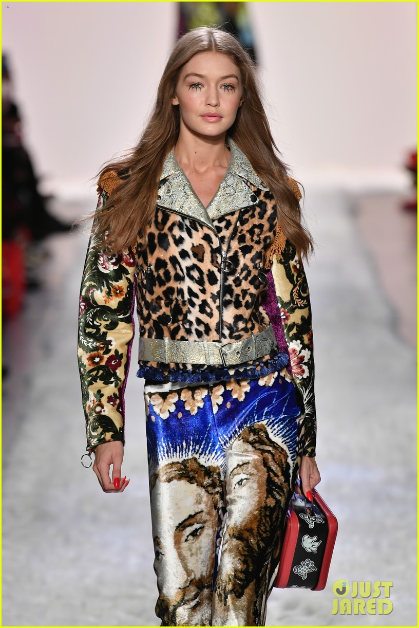 Full Sized Photo of gigi hadid jeremy scott fashion show nyfw 13