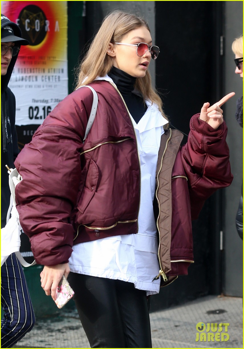 Gigi Hadid Grabs Lunch with Younger Brother Anwar Hadid in NYC | Photo ...