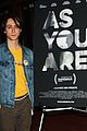 stranger things natalia dyer supports rumored boyfriend charlie heaton at as you are premiere 18
