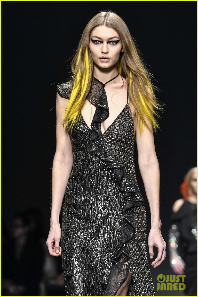 Kendall Jenner Hits the Versace Runway with Gigi & Bella Hadid | Photo ...