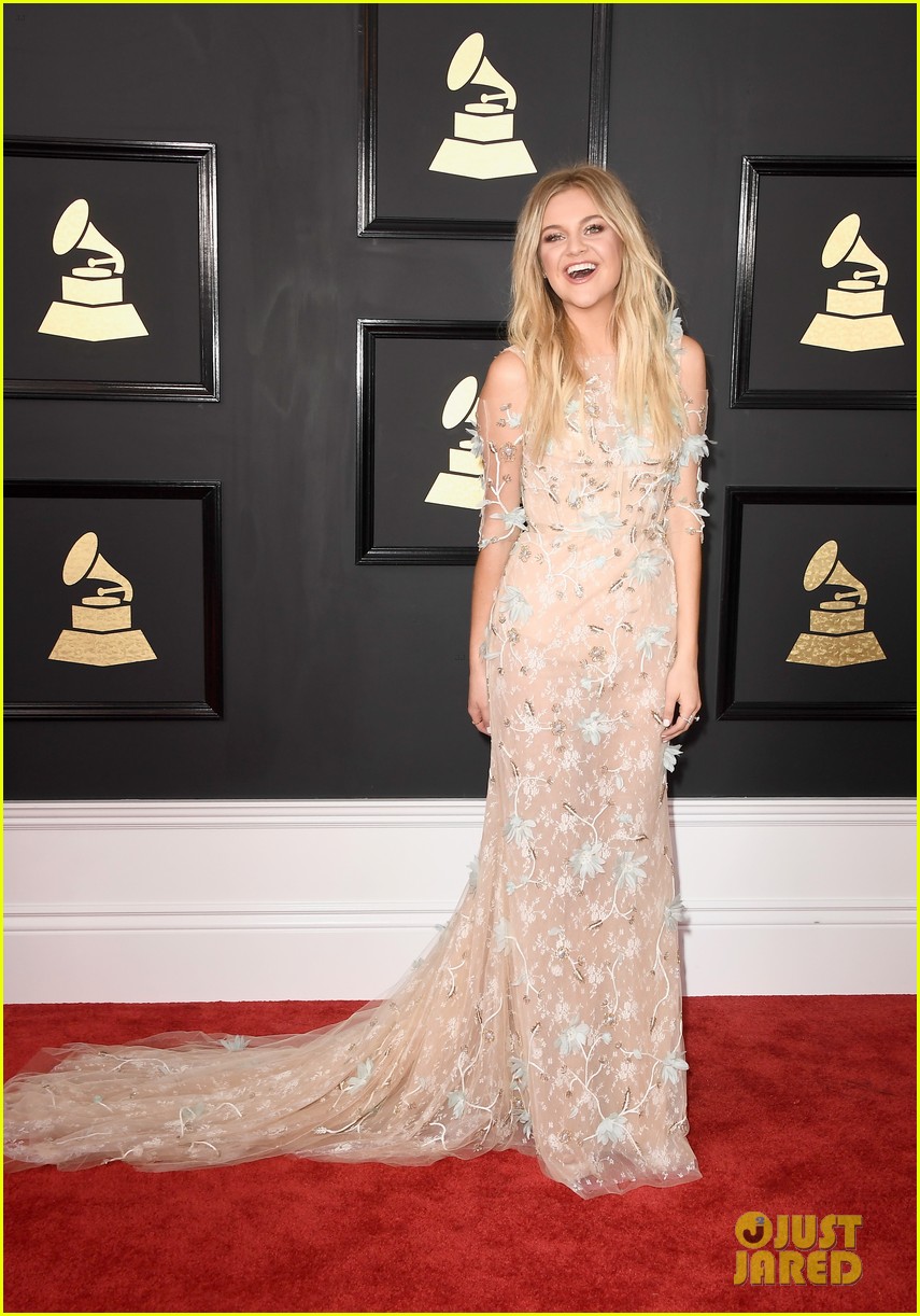 Kelsea Ballerini is Super For First Ever Grammys Photo
