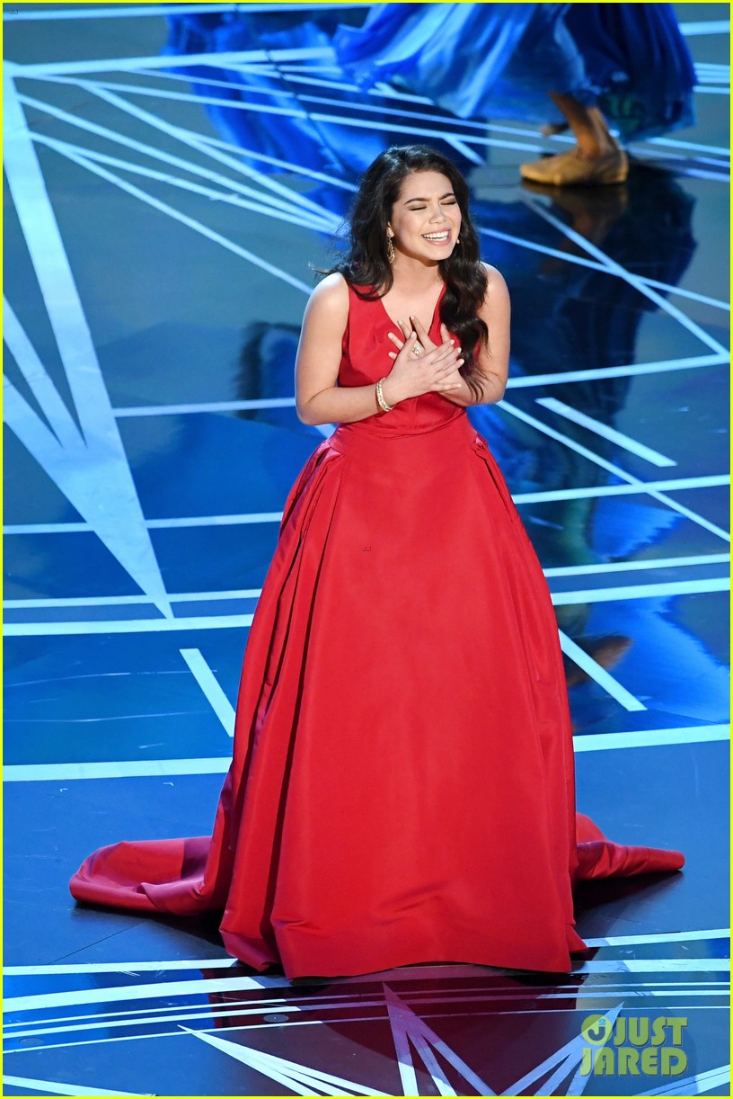 Full Sized Photo of moana aulii cravalho lin manuel miranda oscars 2017(00)