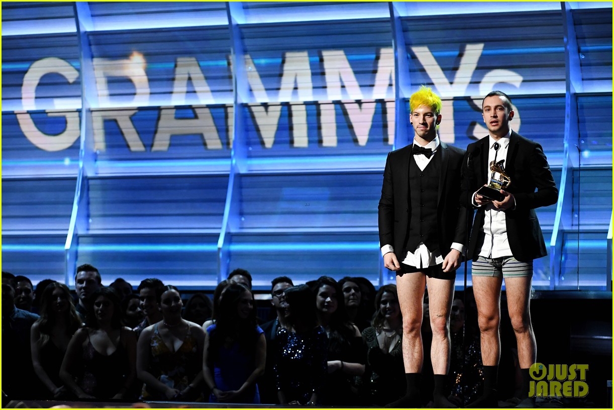 Twenty One Pilots Strip Down At Grammys 2017 Accept Award In Their Underwear Photo 1068846 