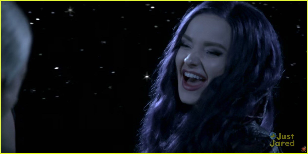 Dove Cameron Sings New Song For Descendants 2 Teaser Listen And Watch