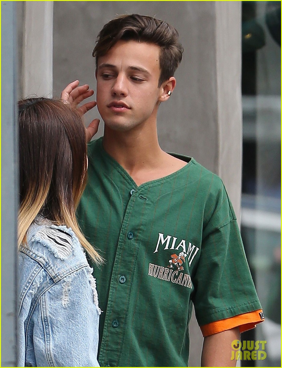 Cameron Dallas & Hailey Baldwin Grab Lunch Together, Greet Fans After