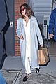 selena gomez arrives back in the us after date with the weeknd 01