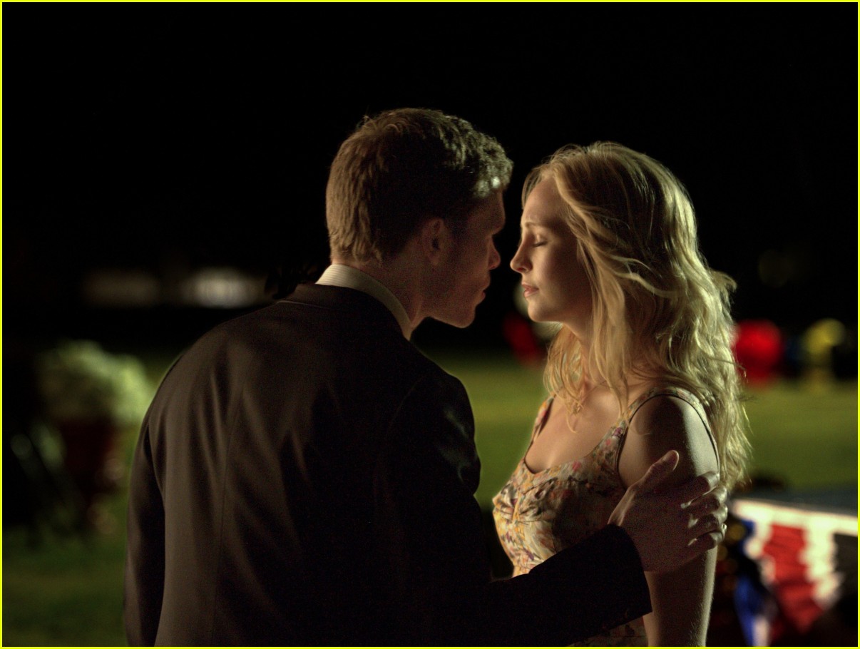 Full Sized Photo Of Klaus Caroline Vampire Diaries Series Finale Klaus Caroline Will Not