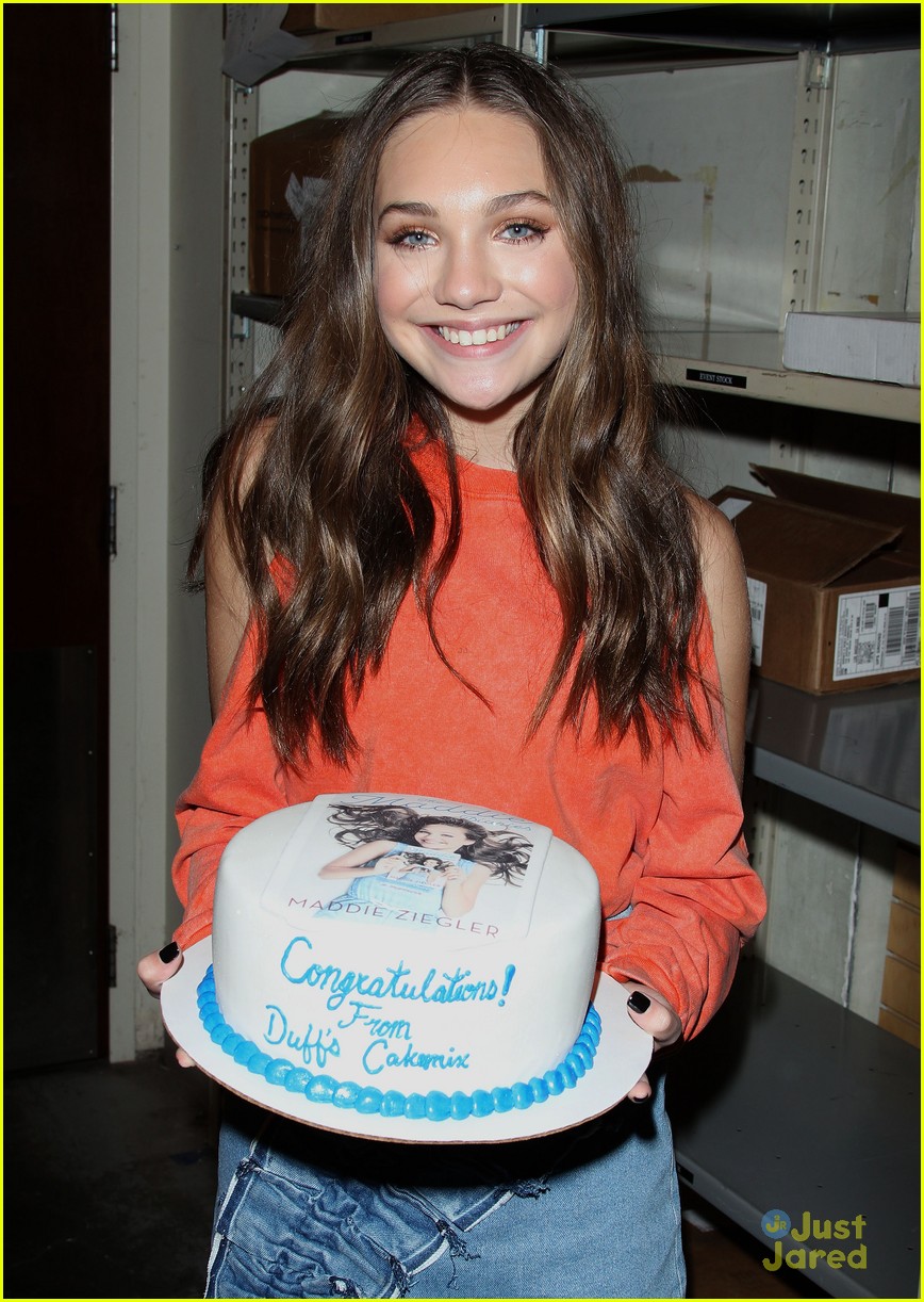 Maddie Ziegler Could Be Playing a Young Sia in a New Movie! | Photo
