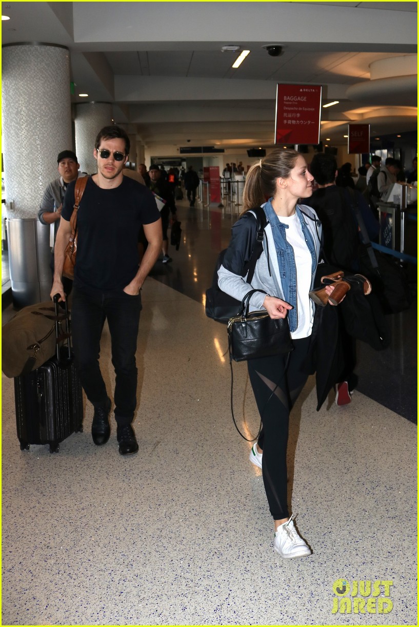 'Supergirl' Stars Chris Wood & Melissa Benoist Fly Out of Town Together