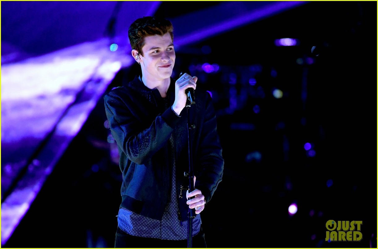 Watch Shawn Mendes Performance At The Iheartradio Music Awards 2017