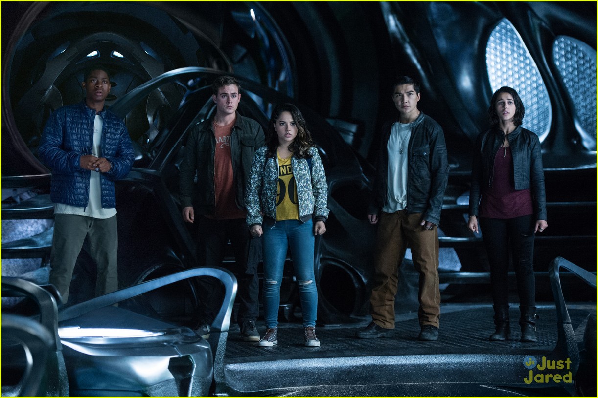 Full Sized Photo of naomi scott dishes power rangers crash course 06 ...