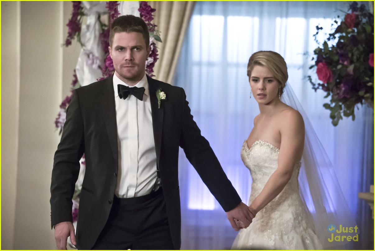 This Could Be The Way Felicity And Oliver Get Back Together On Arrow Photo 1077118 Photo 9219
