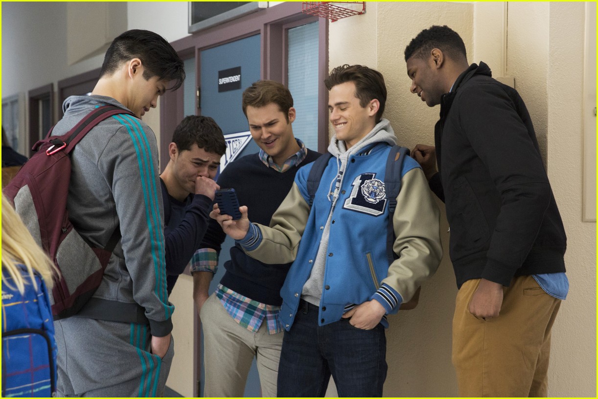brandon flynn thanks 13 reasons why fans 01